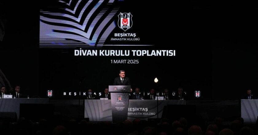 Beşikta’daki Sıradan Divan Konseyi toplantısına doğru
