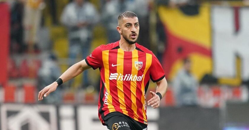 İranlı stoper Majid Hosseini, Kayserispor’da kaldı