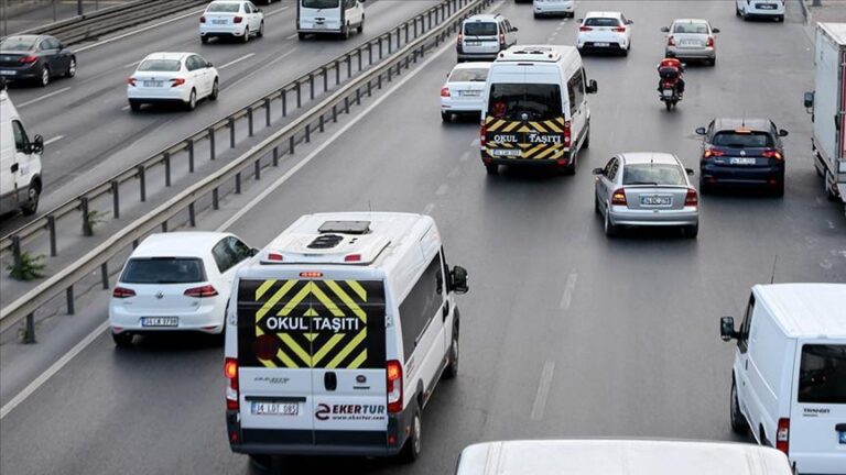 OKUL SERVİSİ ÜCRETLERİ 2025 AĞUSTOS || İstanbul ve Ankara’da okul servis ücreti ne kadar, zam geldi mi? İşte kısa mesafe-uzun mesafe okul servisi ücret tarifesi!