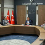 CHP’li kurmaylar başlatılan operasyonlara karşı mücadelelerinin süreceğini açıkladı: Hem sahada hem adliyede – Son Dakika Siyaset Haberleri