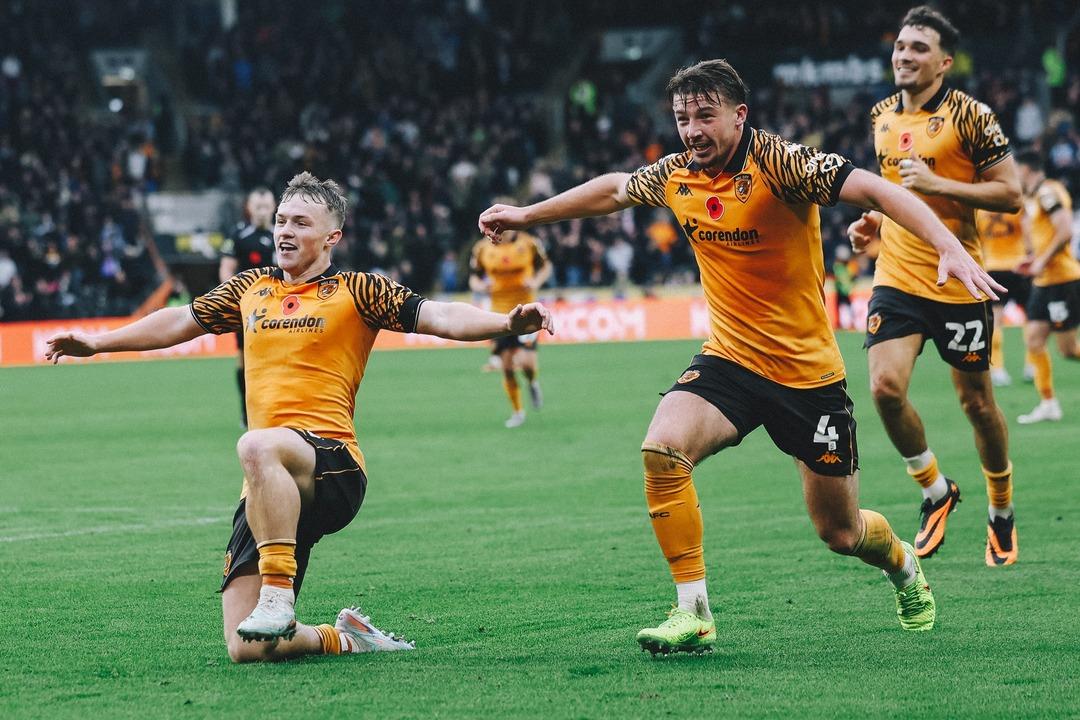 Acun Ilıcalı'nın sahibi olduğu Hull City, Premier Lig adına galibiyetlerine devam ediyor! Enis Destan'la Portsmouth'u geçtiler... 3