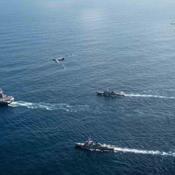 Yeni savaş kapıda! Dünyanın en büyüğü… ABD donanması duyurdu: Karayip Denizi’ne ulaştı!