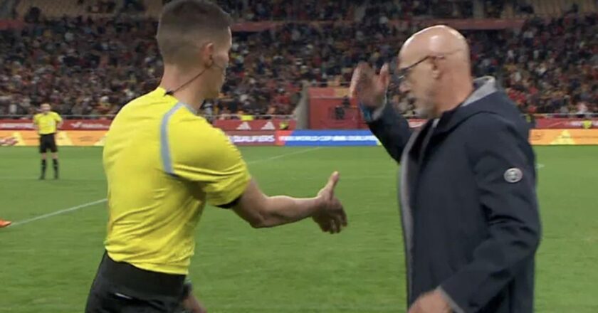 İspanya’nın hocası beraberliği sindiremedi! Maç sonunda hakeme küstah hareket –