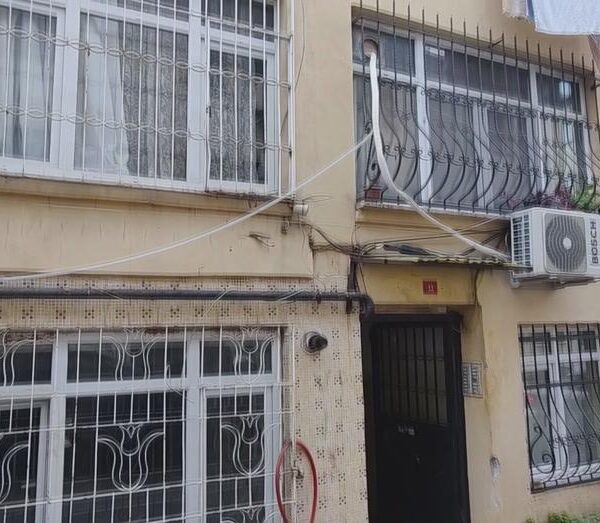 Fatih’te Dört Katlı Bina Zemininde Çökme Olayı!