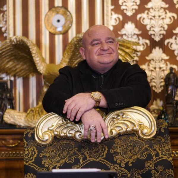 Girişimci lider Moiz Mitrani: Nitelikli triko iplik üretiminden Global finans dünyasına Uzanan Etkileyici kariyer serüveni